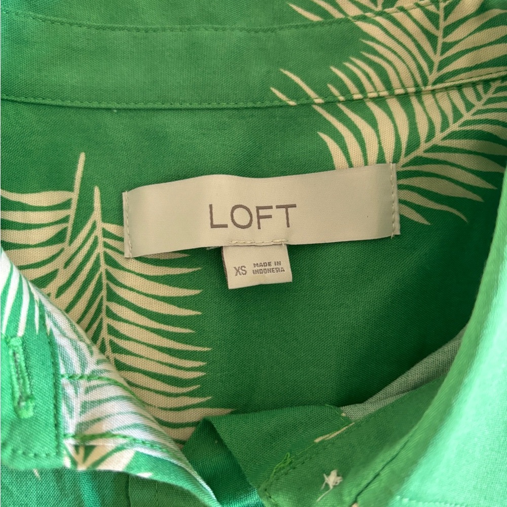 LOFT Button Down Top - Picture 3 of 3